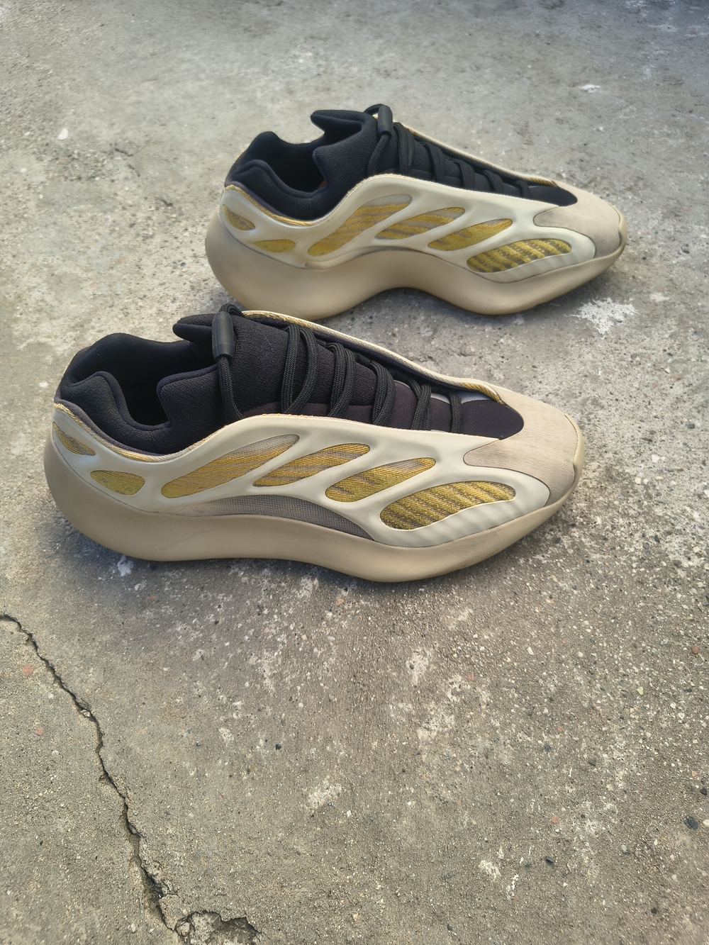adidas Yeezy 700 V3 'Safflower' (or 'Mono Safflower') men's size 9.5
